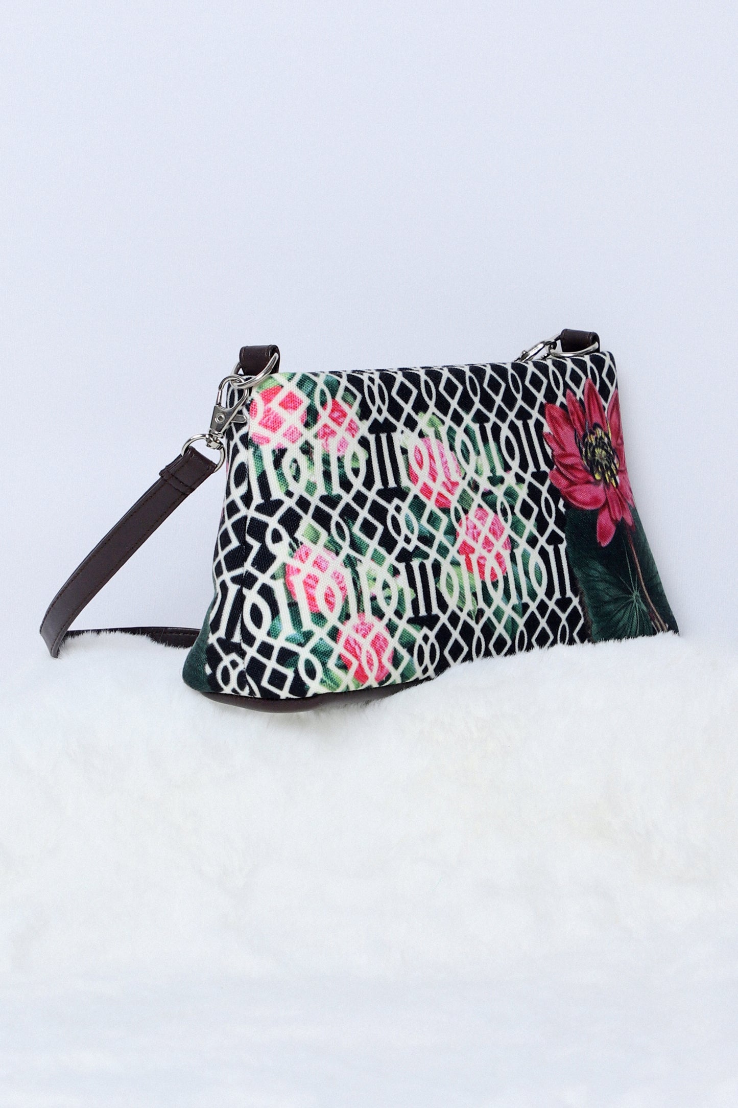 Eva Bag Jaali Lotus Black