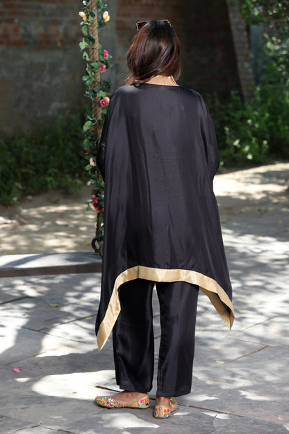 Emb Summer Cool Set Black With Cream Piping