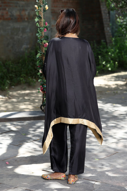 Emb Summer Cool Set Black With Cream Piping