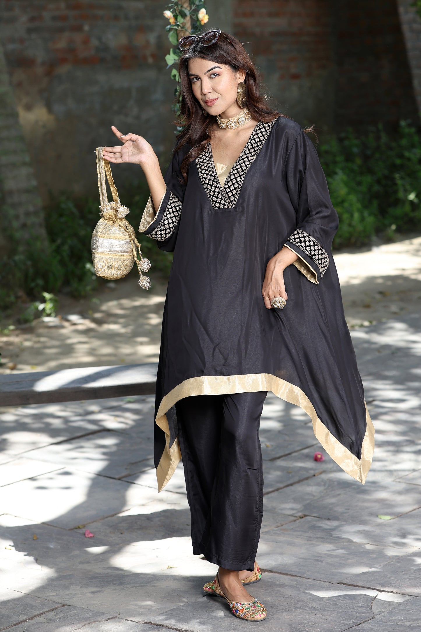 Emb Summer Cool Set Black With Cream Piping