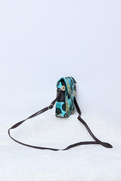 Messenger Bag Lotus Pond Light Aqua
